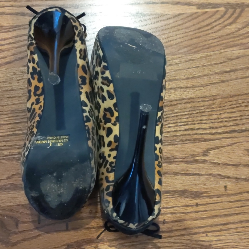Shoes - Picture 3 of 4